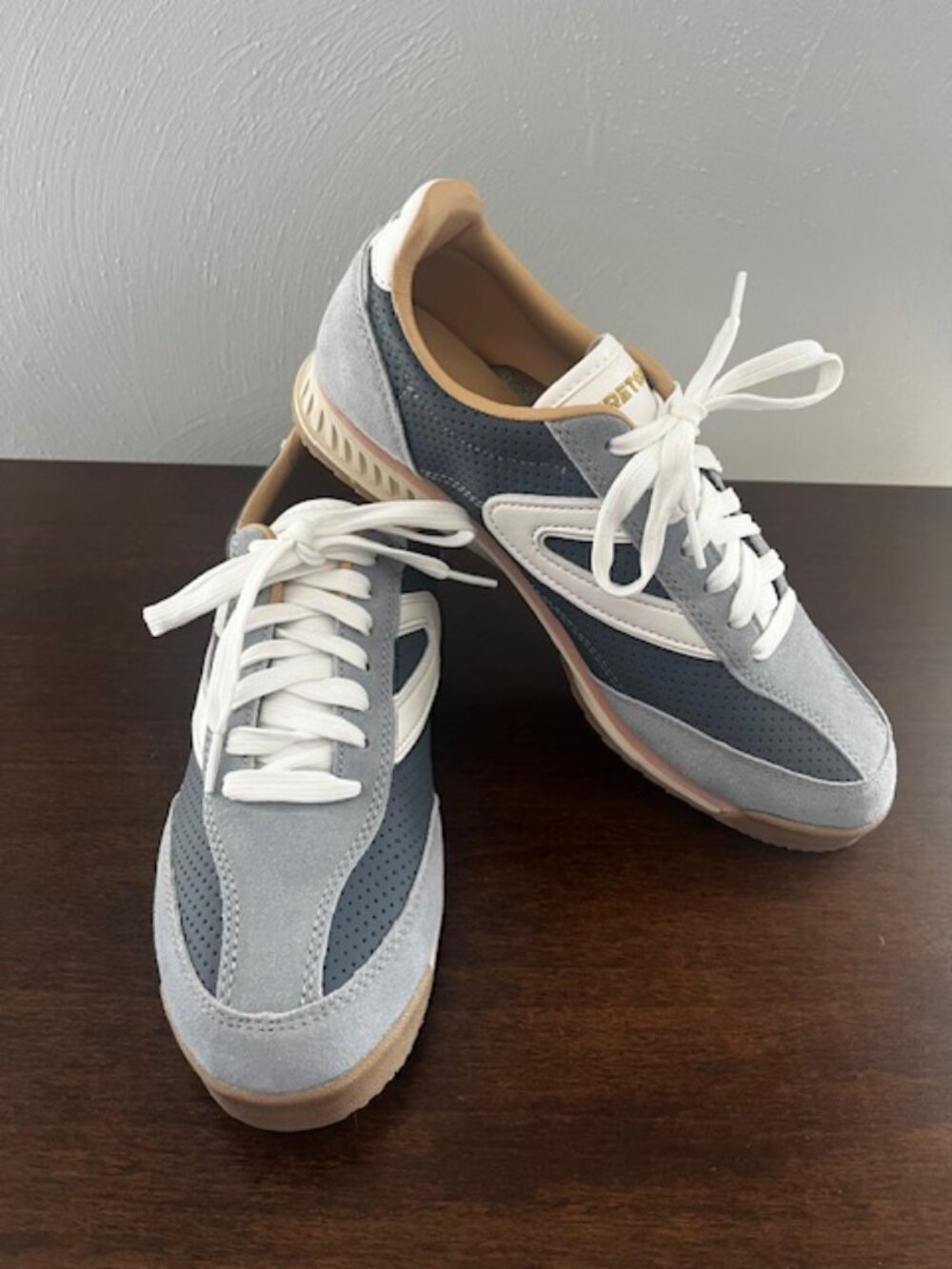 Tretorn Rawlins Sneaker Light Blue and White Sneakers Women Size US 8 1/2